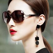 开车眼镜偏光太阳镜女韩版 潮大框镶钻2020新款 狐狸头墨镜防紫外线