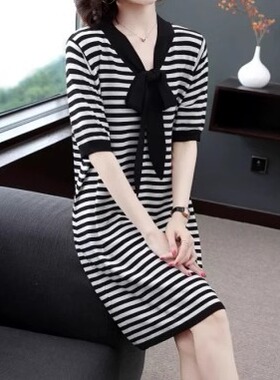 Summer V-neck loose short-sleeved dressV领宽松版短袖连衣裙夏