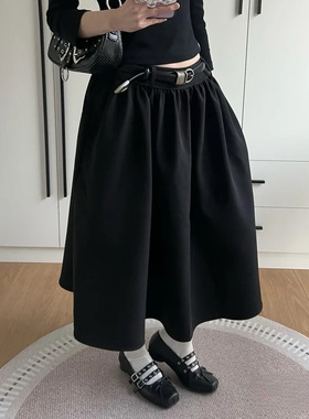 Black versatile loose and puffy skirt 黑色百搭宽松蓬蓬半身裙