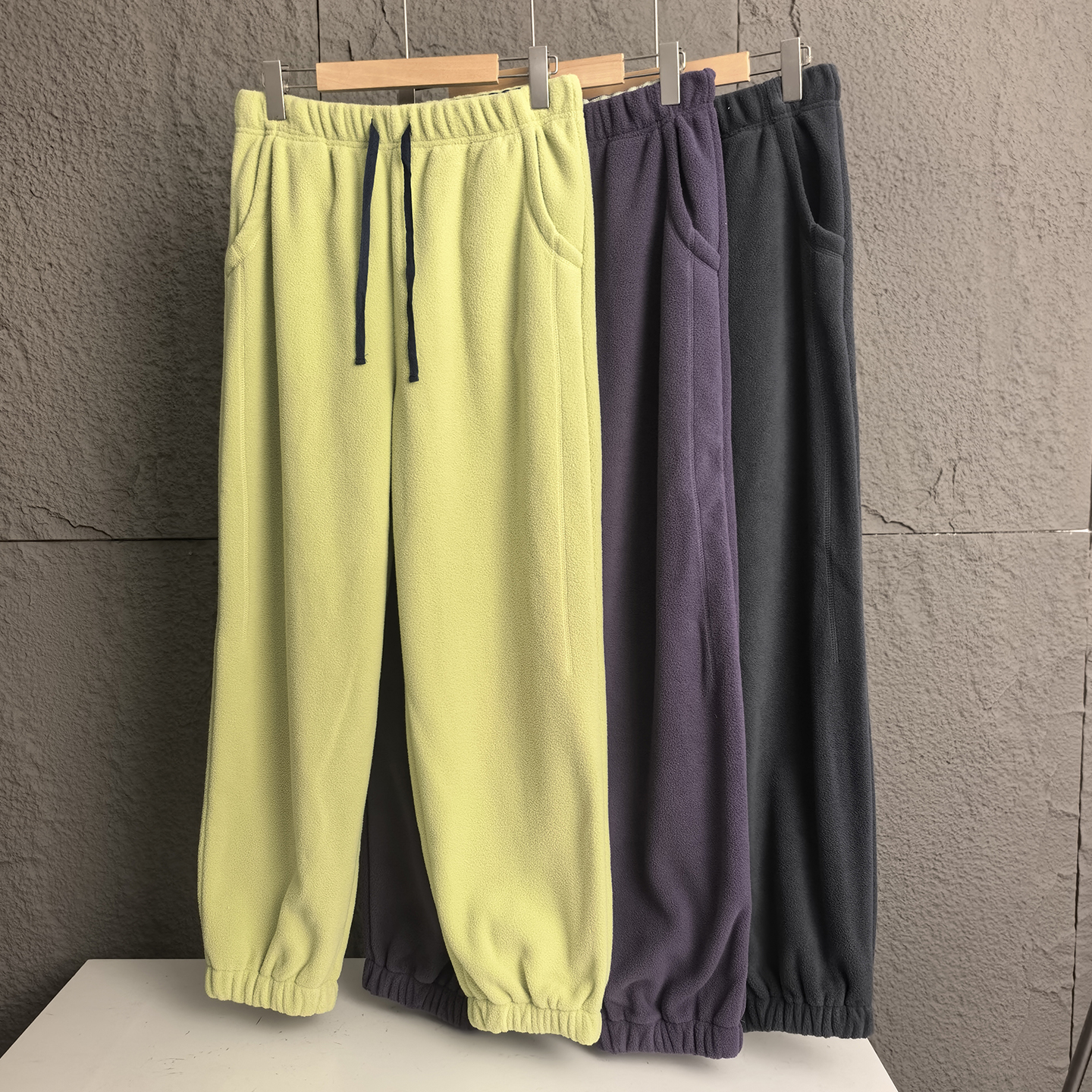 秋冬户外运动摇粒绒保暖束脚卫裤