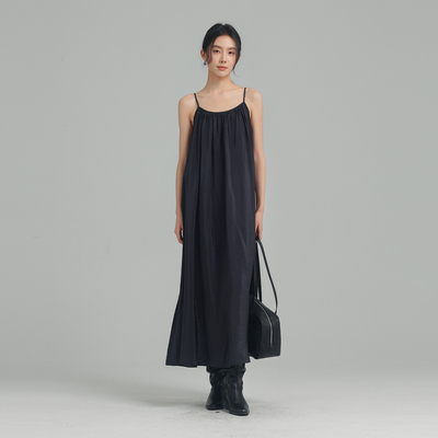 AIRIQI春季新款碎褶吊带连衣裙