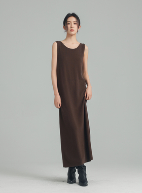 黑标BAIZHUO春季新款松弛感廓形后开叉针织背心连衣裙女AZ51LQ409