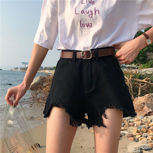 The real price is no less than 31 yuan Korean version of high waist, thin and irregular denim broad-legged shorts