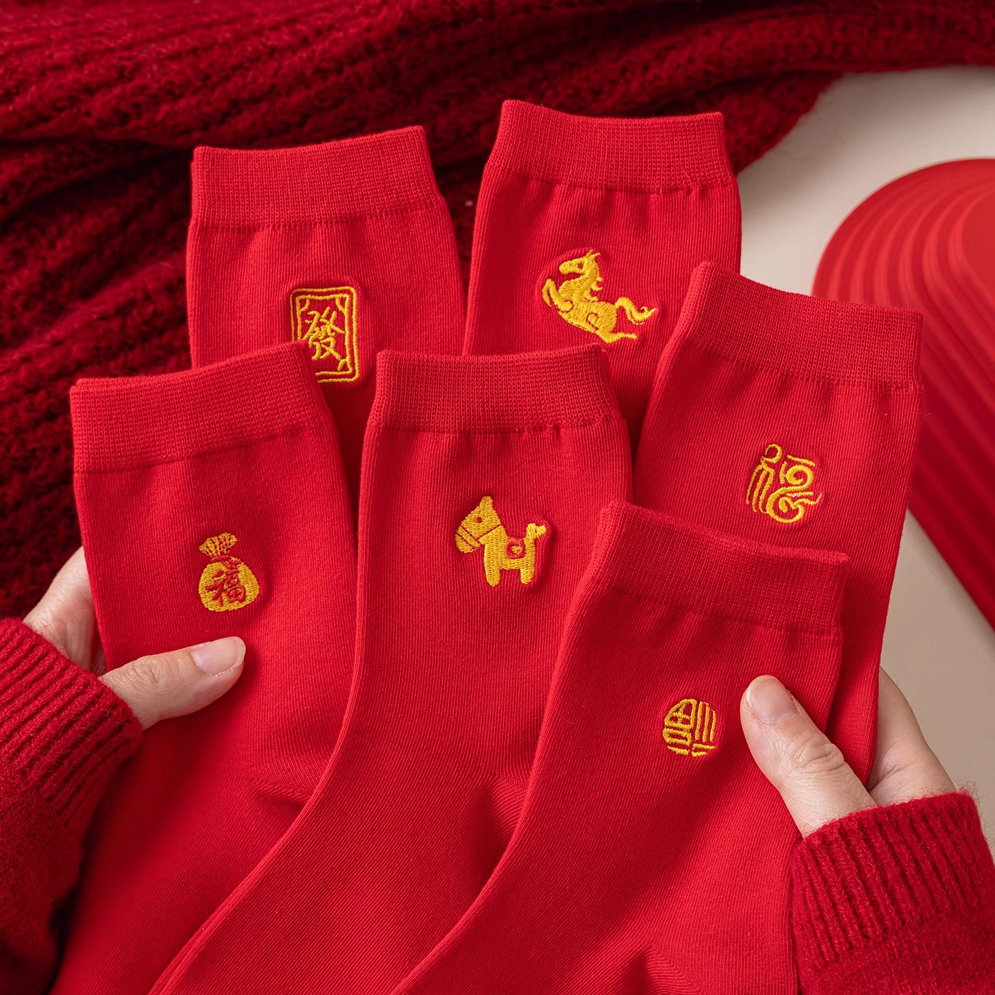 大红色本命年袜子男女款情侣中筒袜刺绣马年新年2026属马秋冬长袜
