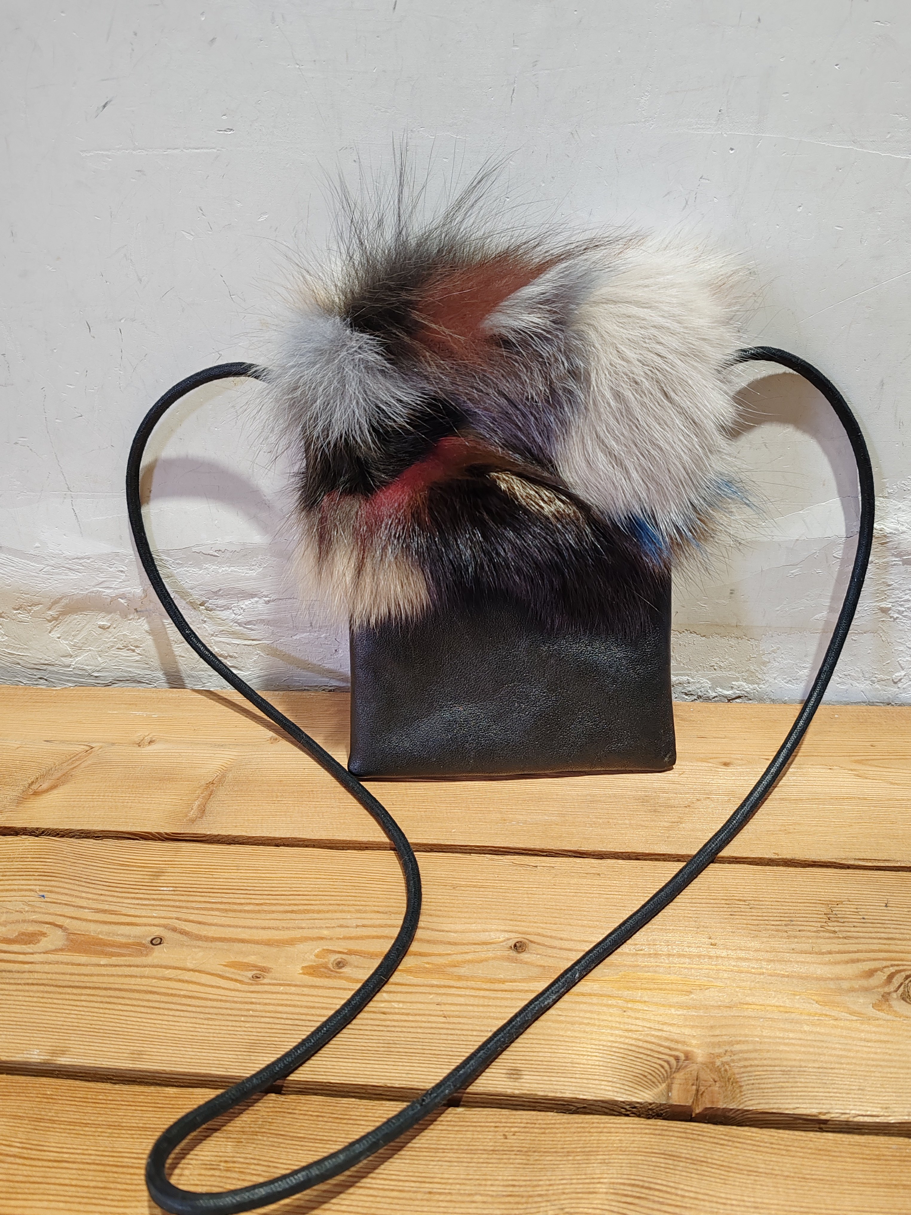 出口日本羊皮搭配狐狸羊毛毛真毛斜挎手机包,箱包皮具/热销女包/男包,水桶包,淘宝优惠券,粉丝福利购,淘宝优惠卷