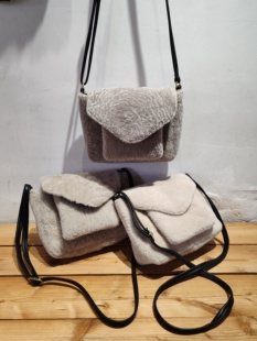 出口日本美利奴羊羔毛真皮复古时尚休闲通勤女款单肩斜挎包