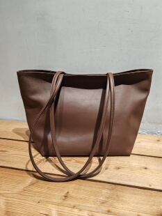 出口日本小羊皮软皮通勤休闲真皮腋下手提托特包