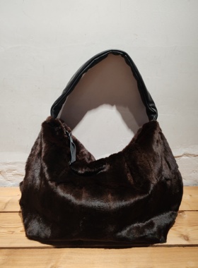 外贸出口芬兰水貂绒毛小羊皮包带时尚穿搭通勤休闲单肩女包