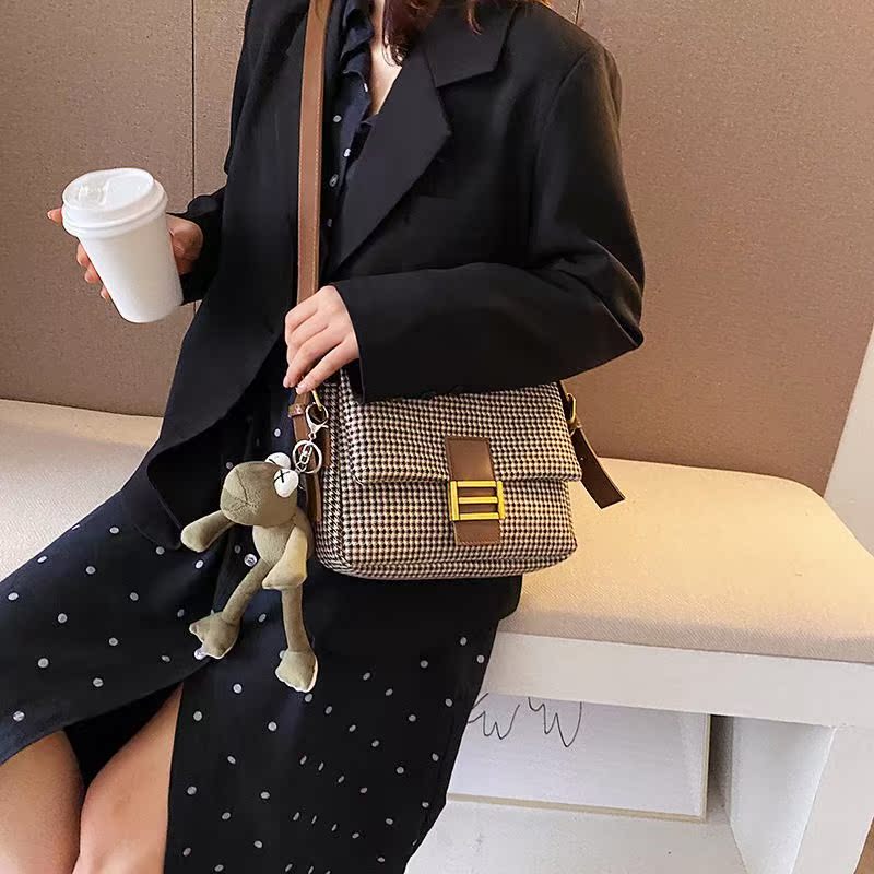 Fashion Temperament Small Square Package Chic Portable Clutc