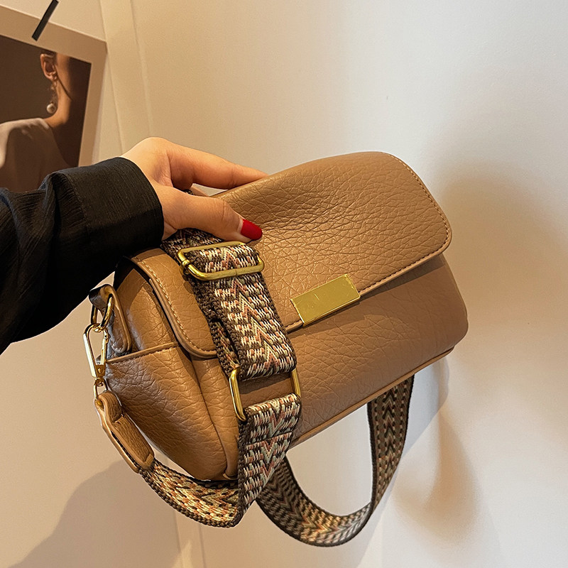 高级感复古小包包女2023新款潮流爆款宽肩带斜挎包时尚百搭小方包,箱包皮具/热销女包/男包,通用款女包,淘宝优惠券,粉丝福利购,淘宝优惠卷