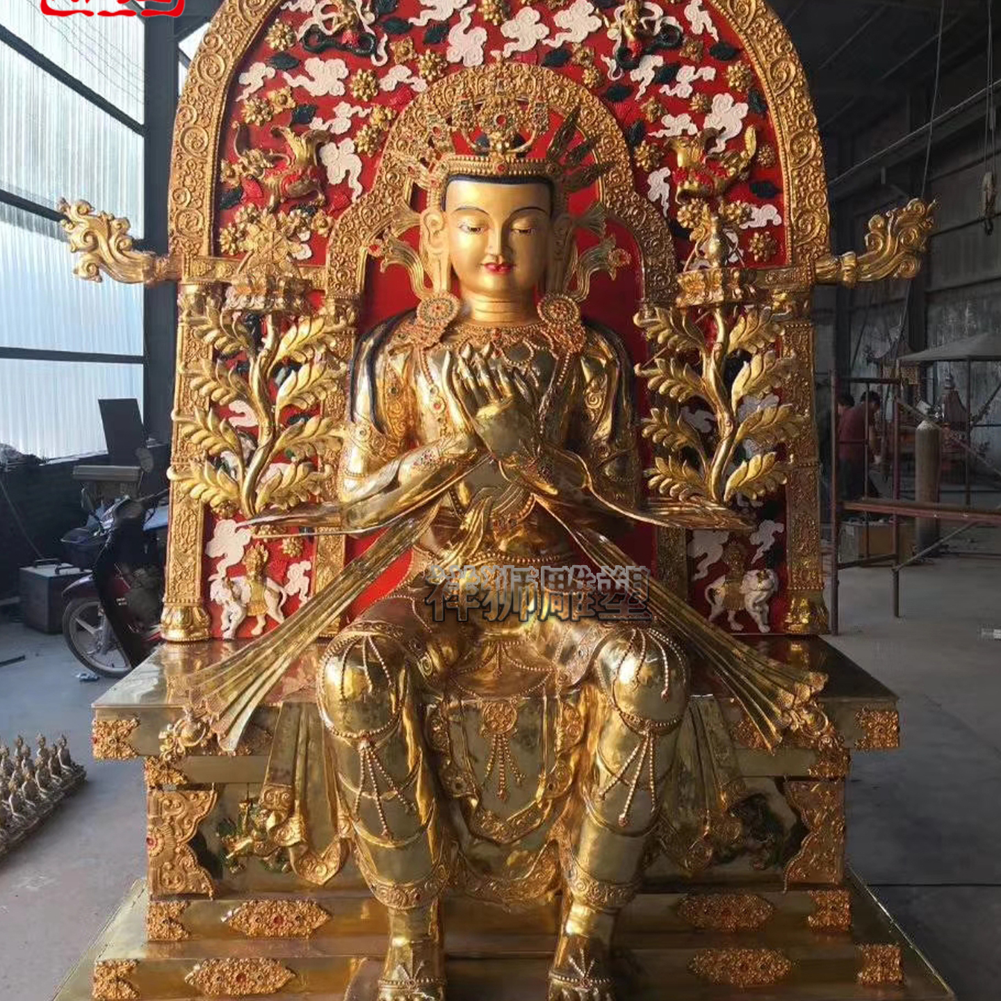 祥狮寺庙黄铜鎏金天冠弥勒佛像