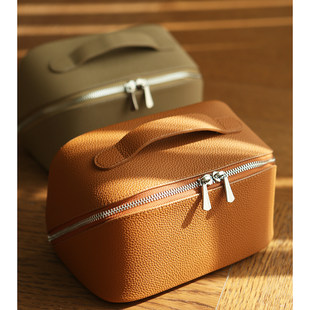 2026新款精致真皮化妆包小巧便携洗漱包女式牛皮旅行收纳包