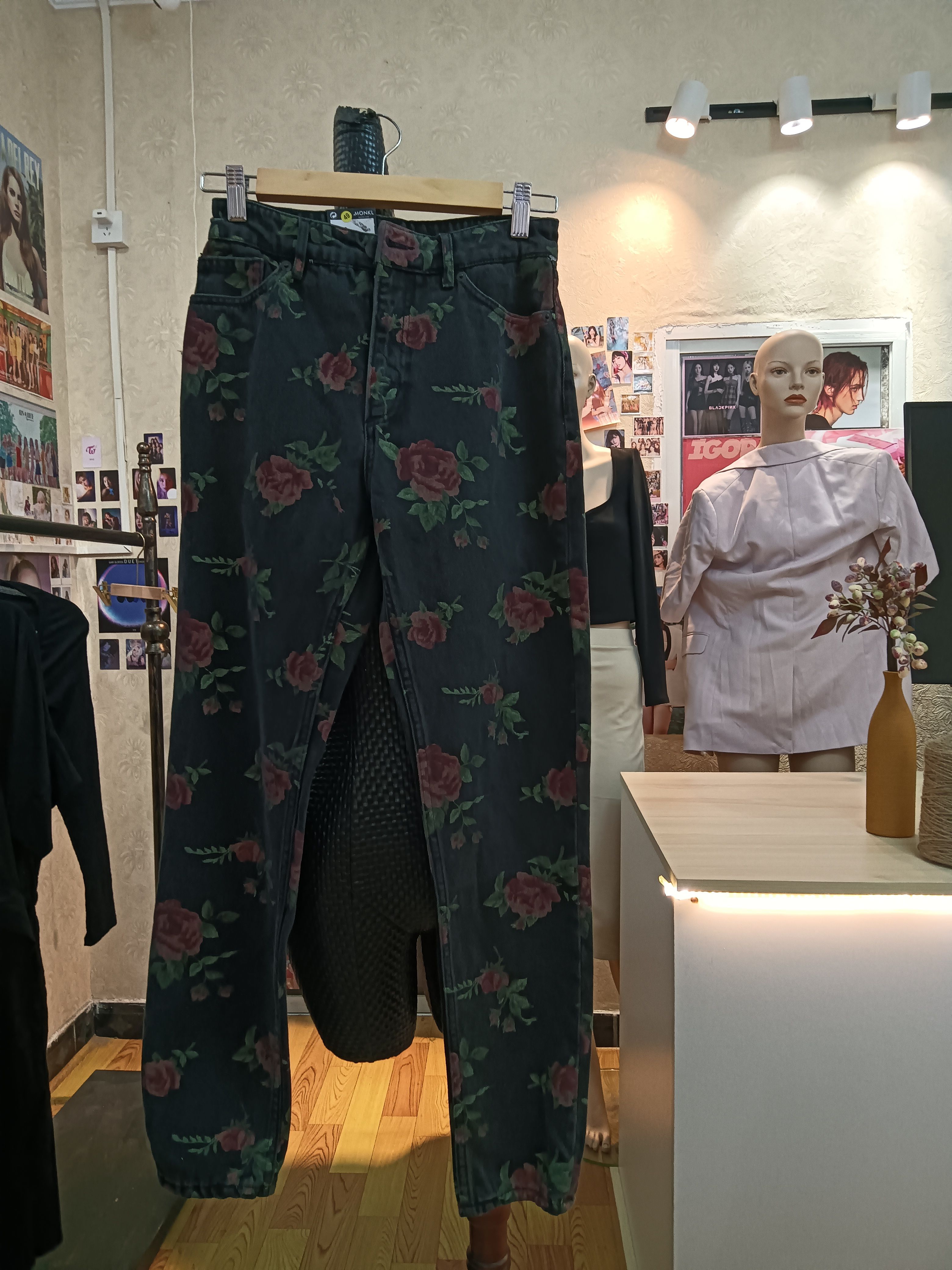 monki黑色牛仔裤玫瑰印花休闲长裤商场撤柜品牌