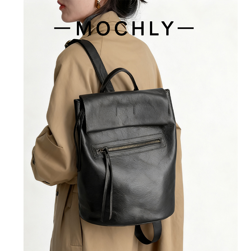 皮质双肩包女2025新款大容量通勤电脑背包设计感小众时尚百搭书包