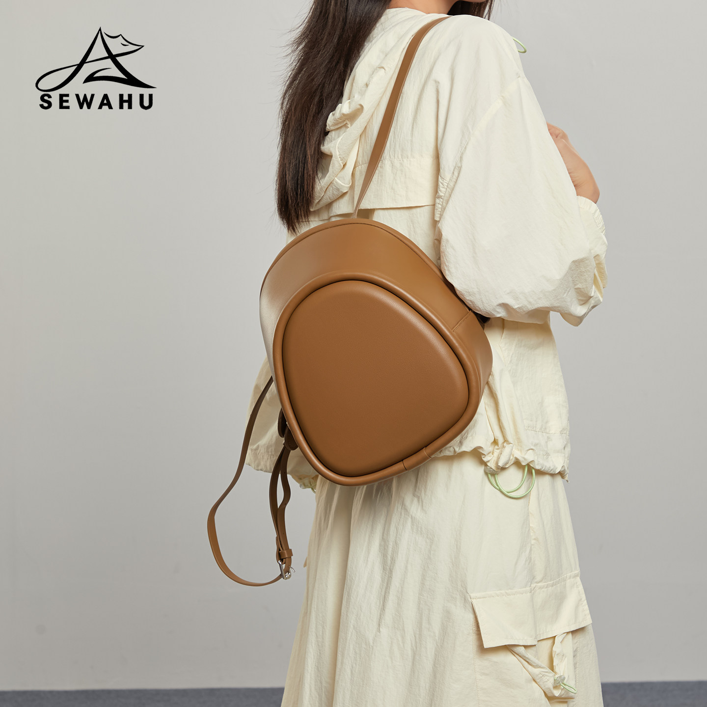 韩系通勤女双肩包高级感小众不撞款日常百搭简约轻奢小型皮质背包