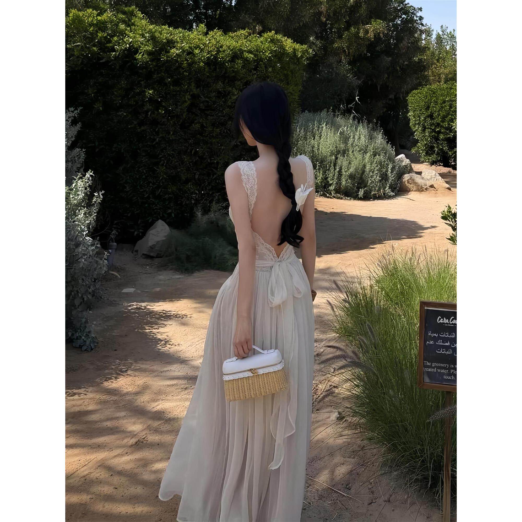 白色拼接大露背绑带蕾丝吊带仙女连衣裙女露背显瘦收腰中长款裙子