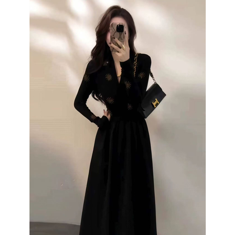 高级感气质V领烫钻长袖连衣裙