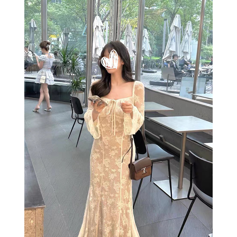 法式甜美气质蕾丝连衣裙性感喇叭袖裙子刺绣设计感鱼骨仙女鱼尾裙