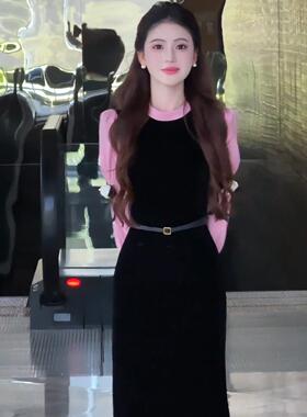 红色拼接丝绒黑色轻奢气质高级感连衣裙2025秋冬新款长裙裙子女装