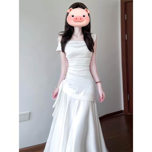 白色缎面鱼尾订婚宴会连衣裙