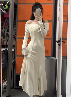 猫年 钻石晚宴~法式一字肩长袖连衣裙秋白色气质鱼尾仙女内搭长裙