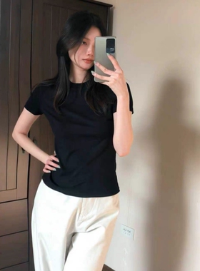 设计感小众黑色短袖T恤女纯棉修身显瘦通勤风今年流行的衣服上衣