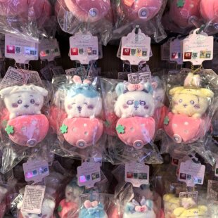 MINISO名创优品Chiikawa 三丽鸥系列草莓车车可爱毛绒挂件乌萨奇