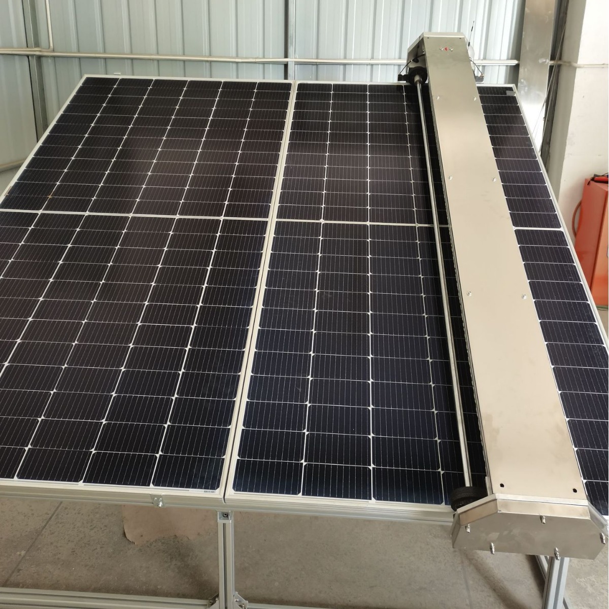 悬挂式光伏清洗设备轻便式屋顶光伏清洗机全自动光伏板清洗机器人