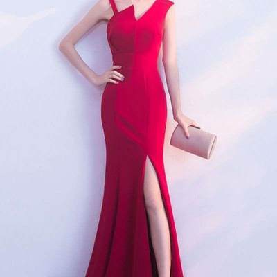 Red fishtail chorus evening dress elegant banquet