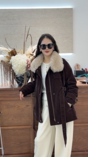 新款设计师款麂皮绒大毛领白鸭绒羽绒服