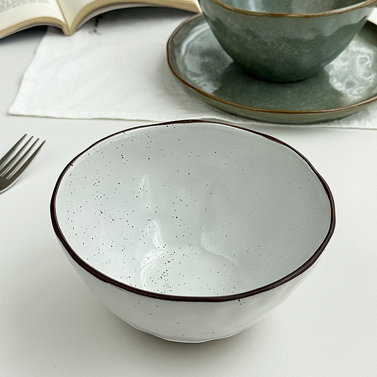 安木良品 外贸出口 北欧复古芝麻釉粗陶不规则手捏陶瓷草帽西餐盘