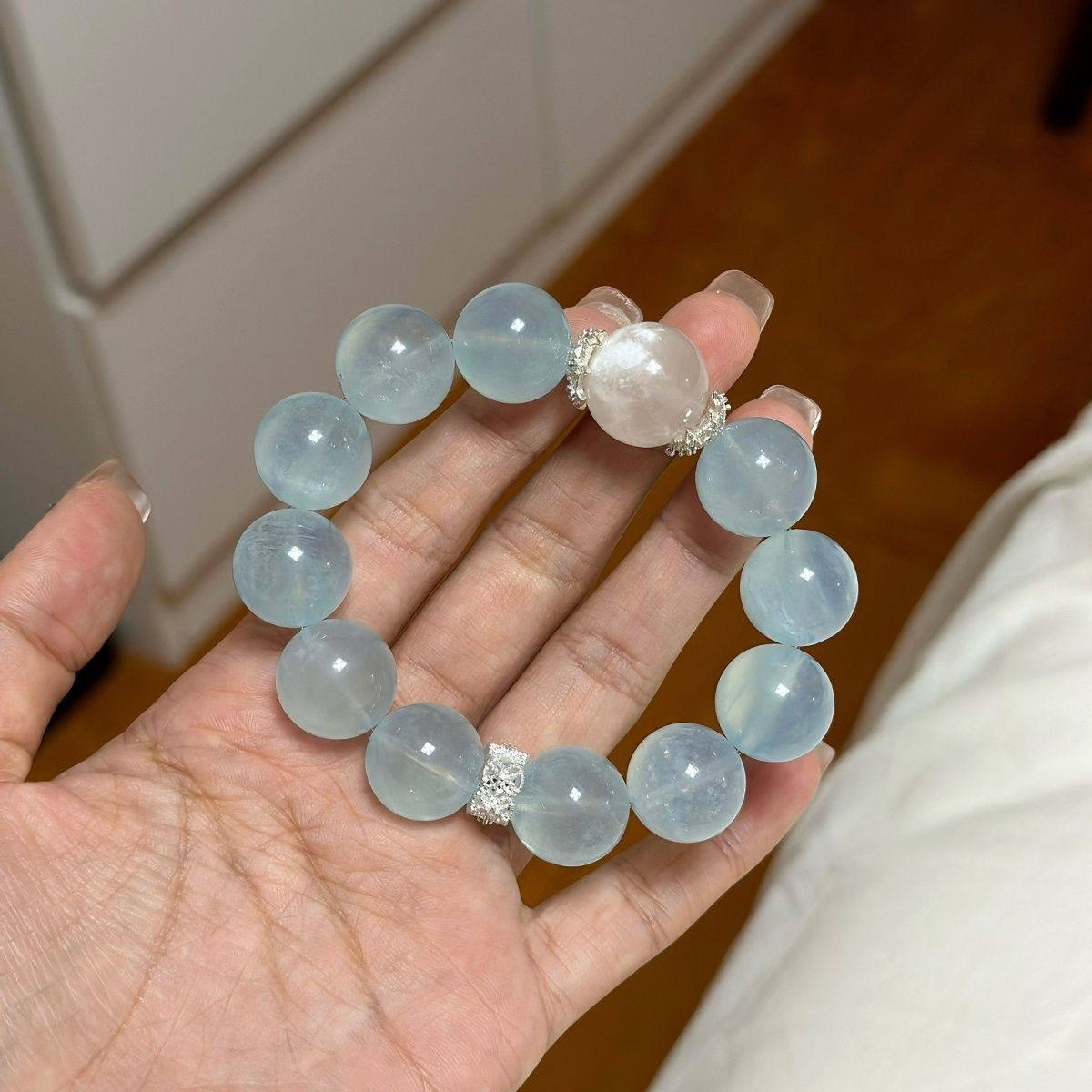 温柔气质天然海蓝宝白水晶手串女生ins冷淡风原创大直径赵露思diy