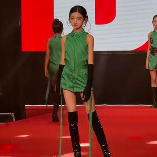 少儿童模特形体走秀潮服女童训练酷潮服T台服装绿色套装演出服
