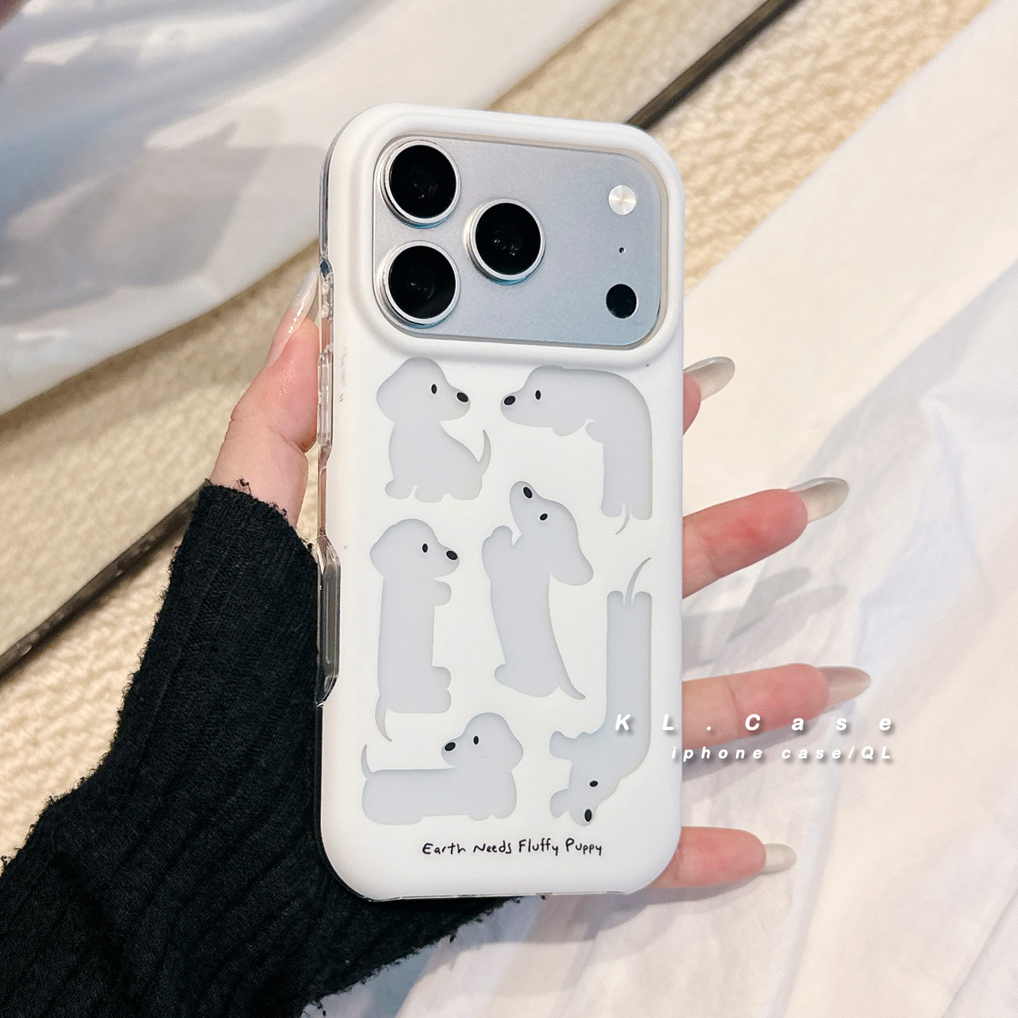 ins简约镂空小狗适用苹果17手机壳iPhone17promax新款16防摔18pro保护套15全包16pm小众高级感好看软硅胶男女