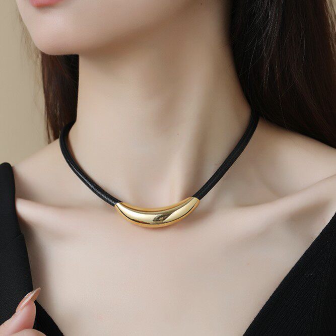 非金属项链 油蜡绳皮质弧形弯管项链高级感冷淡金属风锁骨链项圈