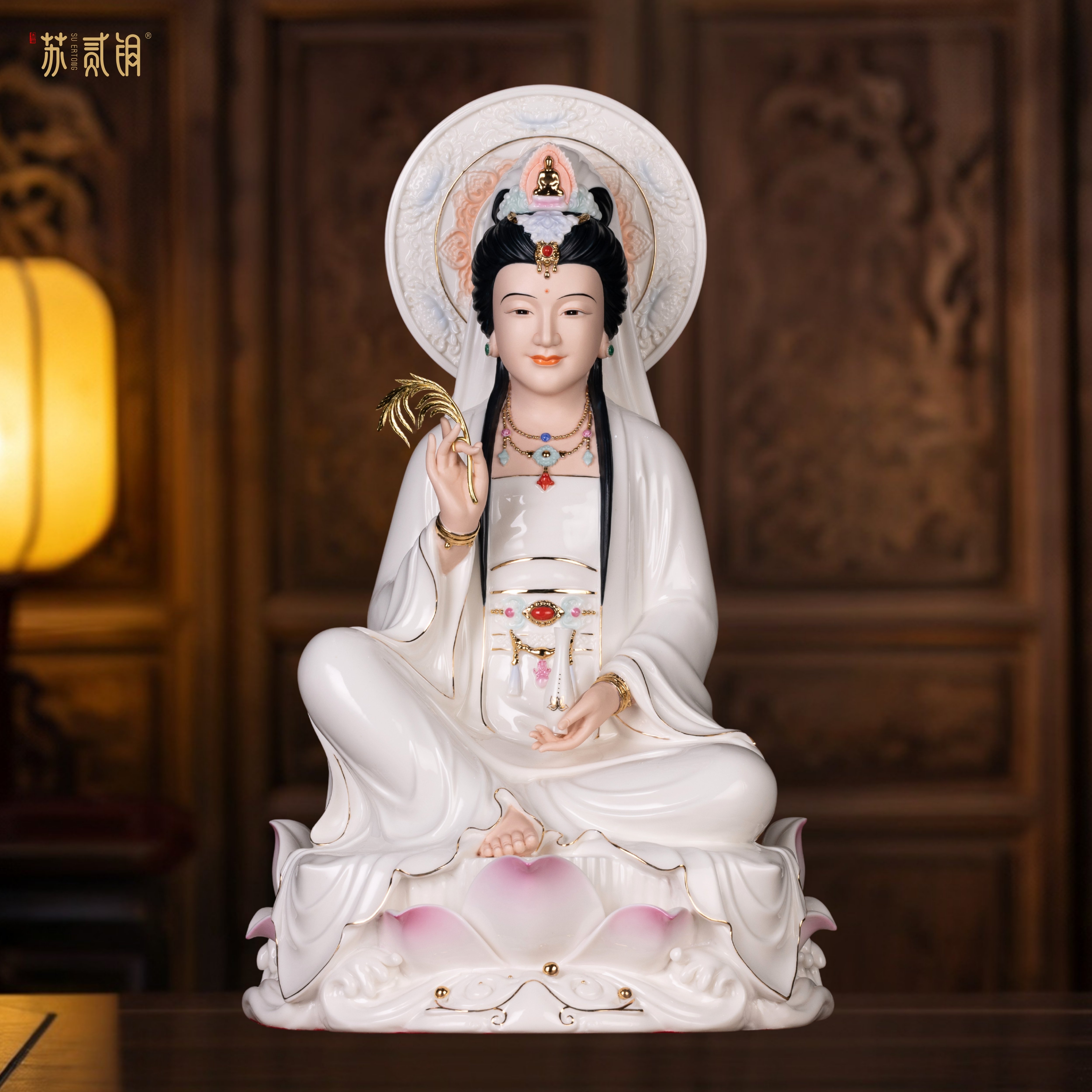 陶瓷坐莲描金观音供奉神像