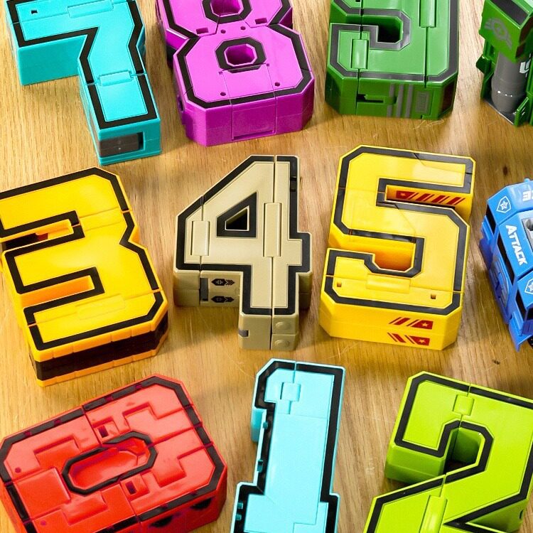 数字模型变形玩具合体机器人汽车积木字母金刚机甲男生日礼物