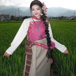 雪域粉霞2025新款藏族服装女款藏袍藏式舞蹈服饰旅拍服装写真藏装