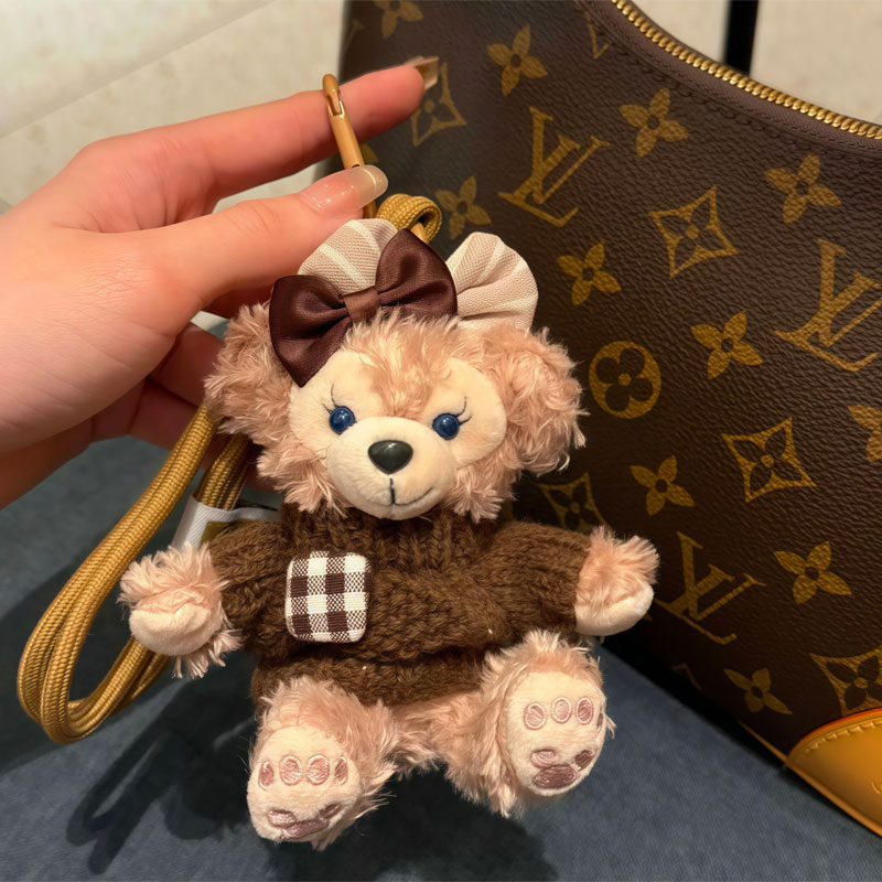 2025年冬季新款雪莉玫包包挂件毛绒玩偶达菲熊公仔挂饰小熊钥匙扣