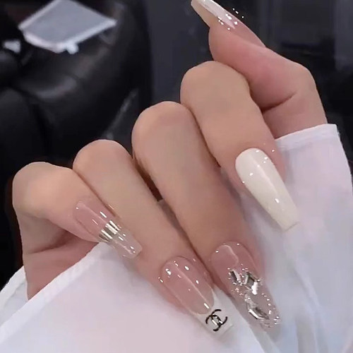 小香风穿戴甲美甲性价比
