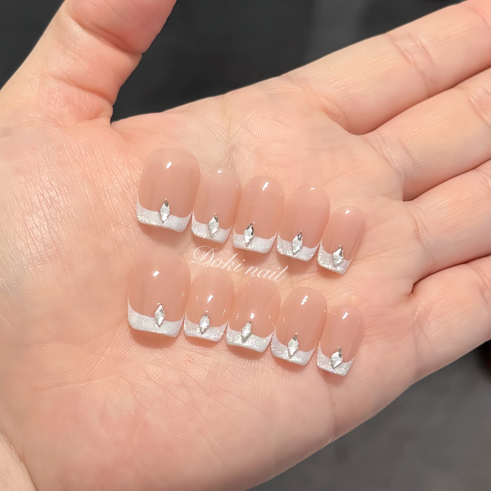 纯手工穿戴甲2026冬新款法式简约白色闪钻千金显白短甲美甲成品贴,彩妆/香水/美妆工具,穿戴甲/甲片,淘宝优惠券,粉丝福利购,淘宝优惠卷