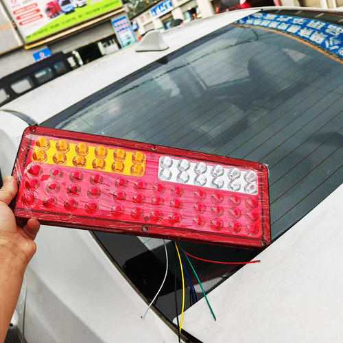 新款江淮大透镜尾灯总成24V