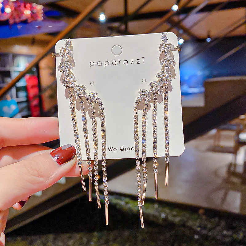 Fashion  Stud Earrings for Women Exquisite Luxury Shiny Tass