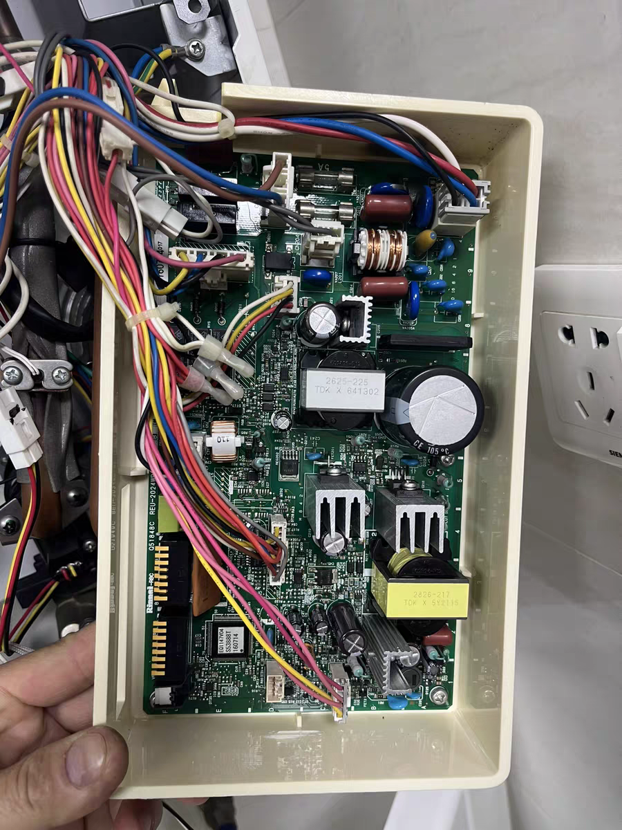 林内热水器主板RUS-R20E65ARF RUS-R24E65ARF电脑板原装配件