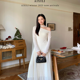 温柔风高级感重工蕾丝提花设计感斜肩连衣裙女 法式 爱西里冬季 新款