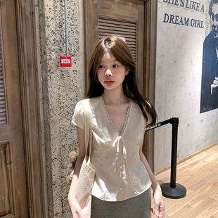 温柔风蕾丝花边V领短袖 衬衫 女夏季 甜美蝴蝶结小衫