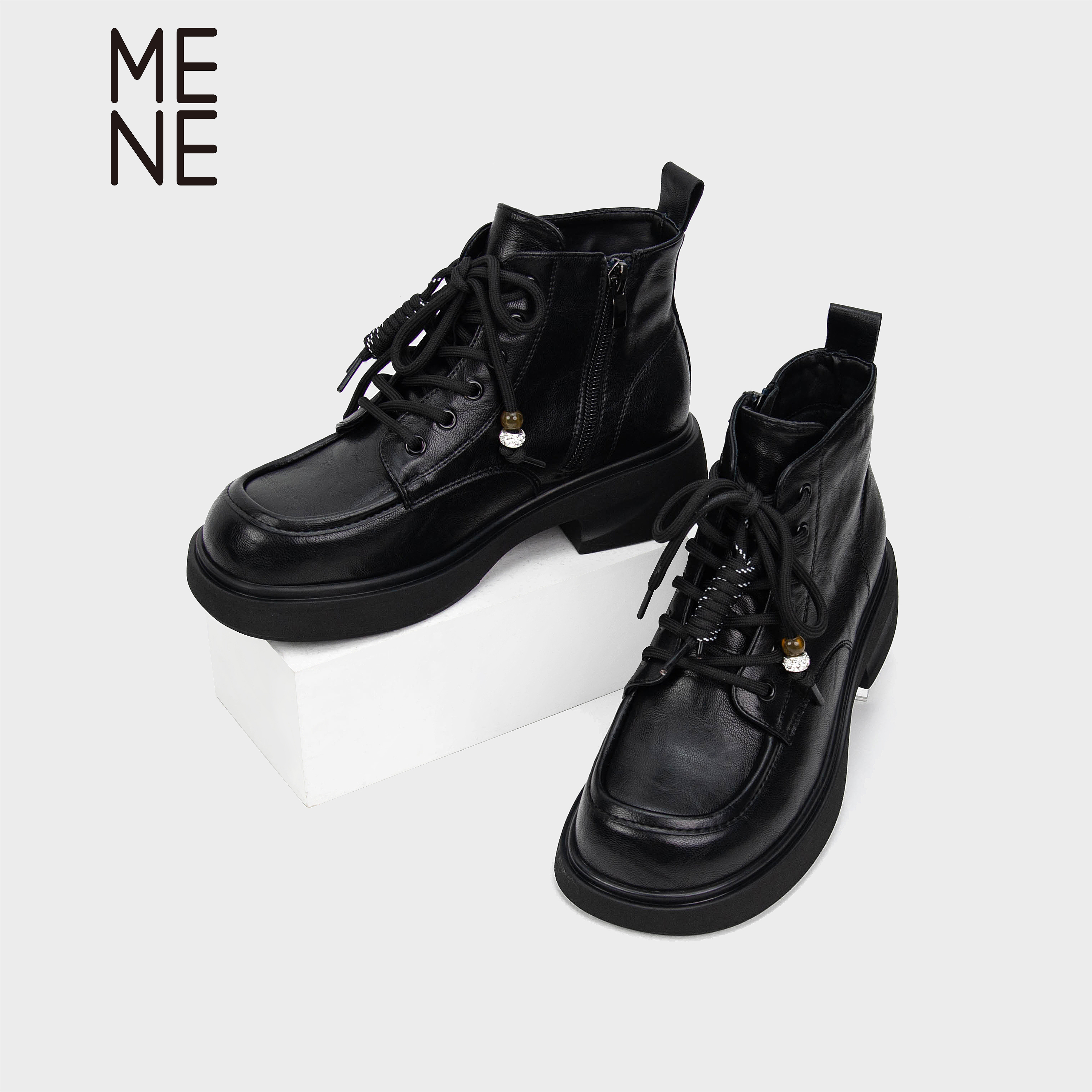 MENE黑色厚底薄绒马丁靴