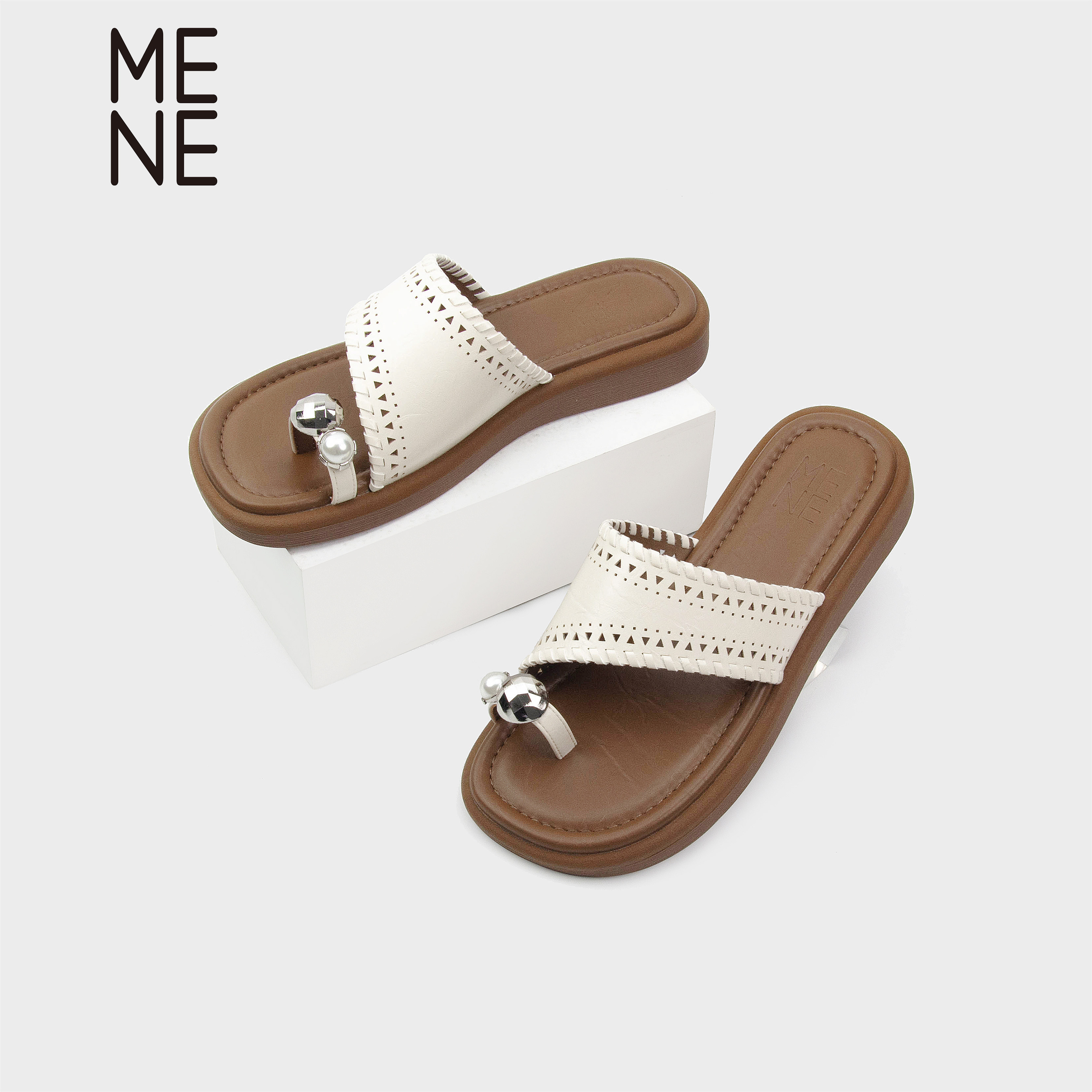 MENE夏季女平底珍珠镂空凉拖鞋