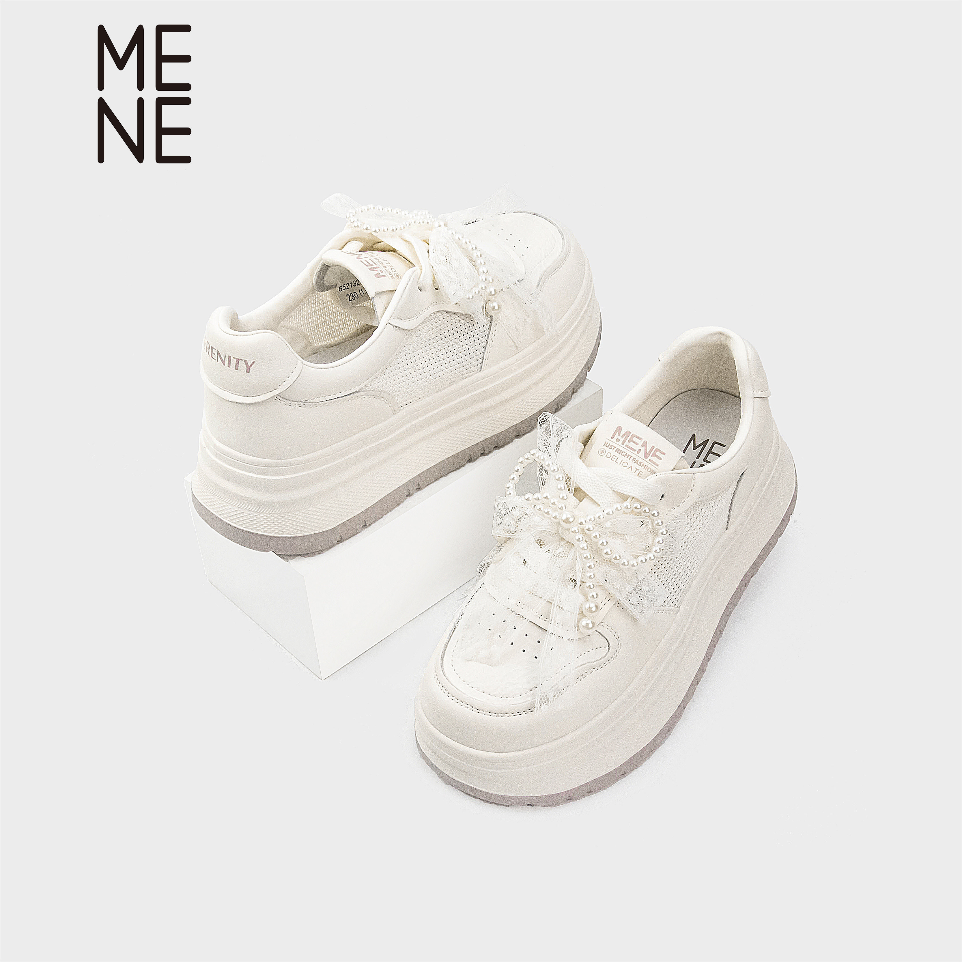 MENE（女鞋）2025新款法式珍珠网面小白鞋女厚底休闲板鞋