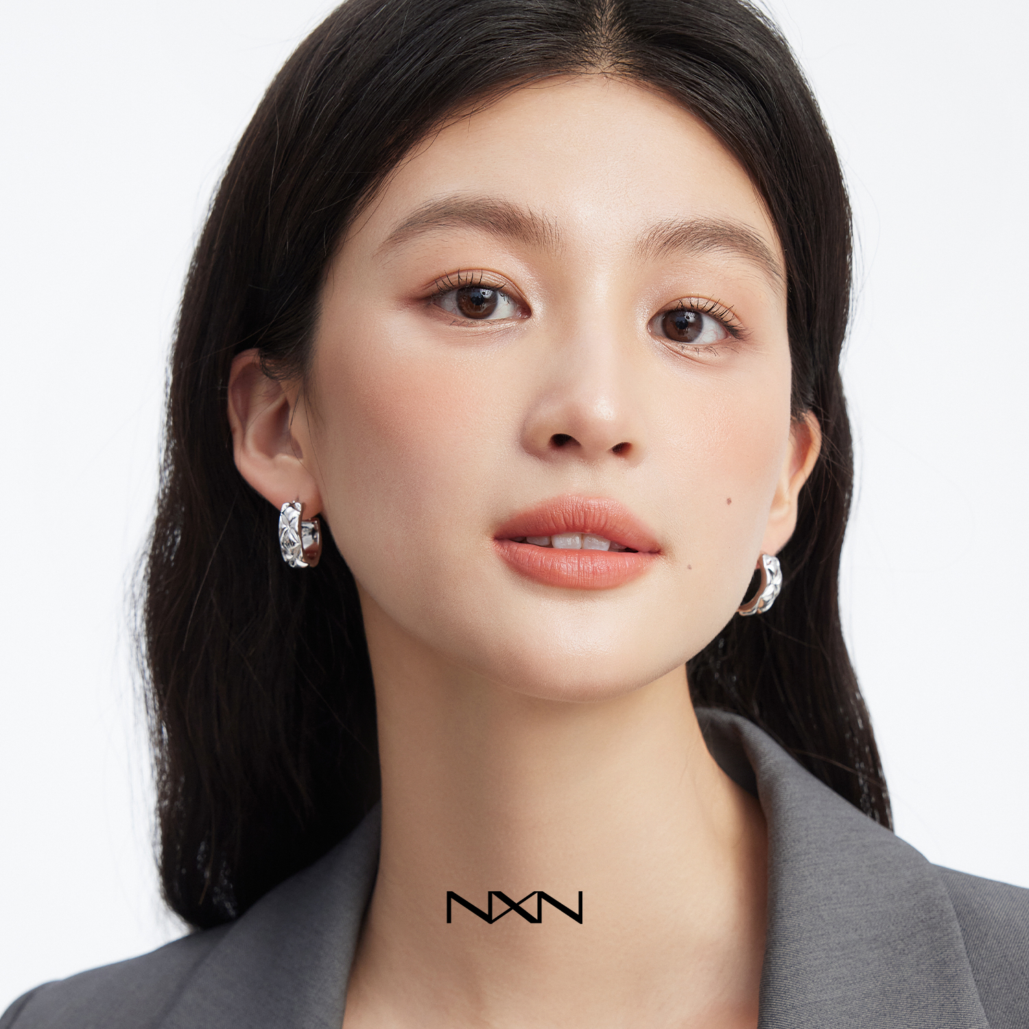 经典菱格耳环小耳圈女2025新款爆款轻奢高级感小香风耳圈圈圈耳钉